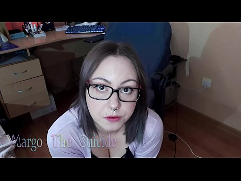 ❤️ Neska sexy betaurrekoekin dildoa zurrupatzen du kameraren aurrean ❤️ Porno %eu.xxxner.ruan