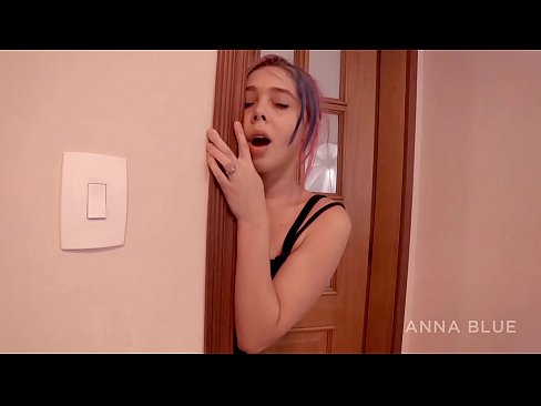 ❤️ Nire anaiarengana itzuli nintzen. Bere neska-lagunarekin sexu harremanak izan nituen. itzulera lesbiana. ❤️ Porno %eu.xxxner.ruan