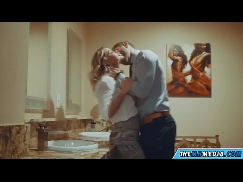❤️ Ilehoria busti batek komun publiko batean seduzitzen zaituenean ❤️ Porno %eu.xxxner.ruan